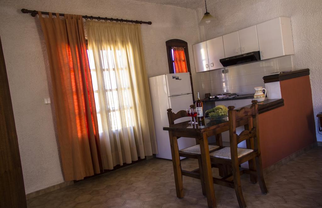 Hesperia Hotel Karlovassi Habitación foto